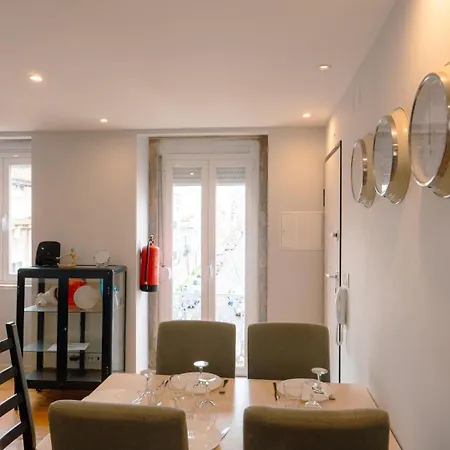 Charming Duplex In Graca | By Airnest 公寓 *