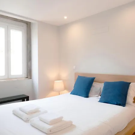 Charming Duplex In Graca | By Airnest * Lisboa