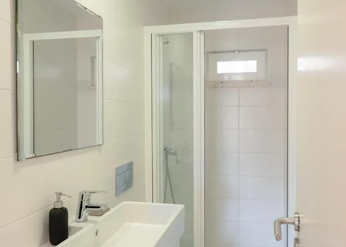 Charming Duplex In Graca | By Airnest