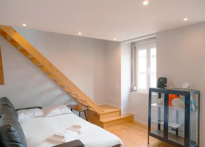 Charming Duplex In Graca | By Airnest Διαμέρισμα