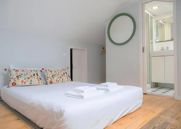 Апартаменты Charming Duplex In Graca | By Airnest *