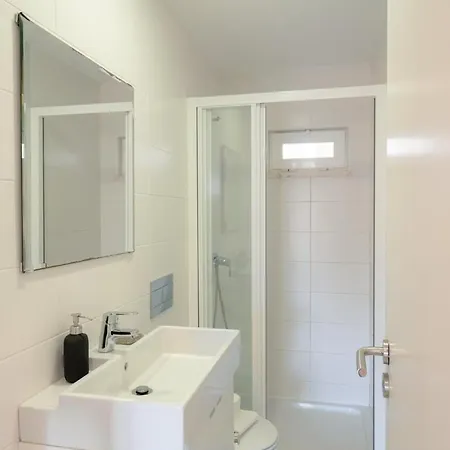 Charming Duplex In Graça | By Airnest