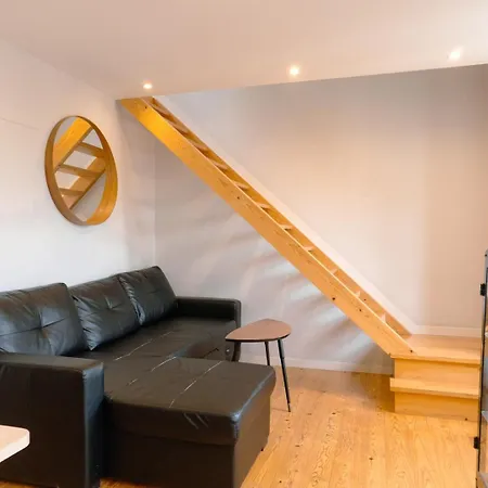 Appartement Charming Duplex In Graça | By Airnest