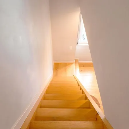 Charming Duplex In Graça | By Airnest